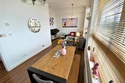 2 bedroom apartment to rent, Yew Tree Road, Birmingham B13