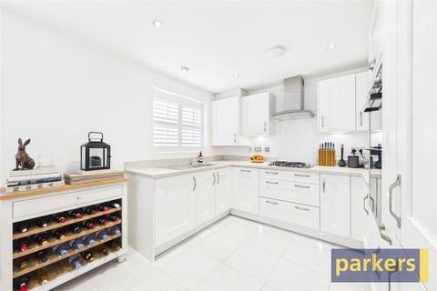 49 Hayes Drive, Three Mile Cross, Reading, RG7 1GB
