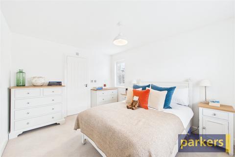 49 Hayes Drive, Three Mile Cross, Reading, RG7 1GB