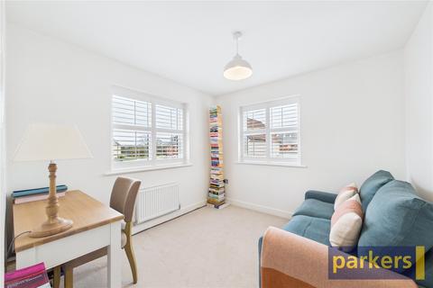 49 Hayes Drive, Three Mile Cross, Reading, RG7 1GB