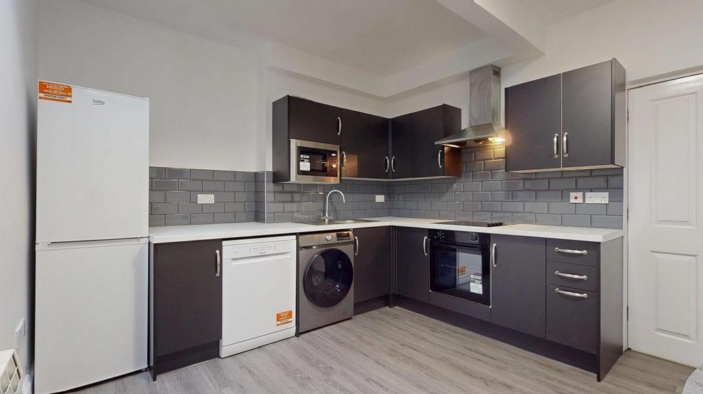 Kitchen b.jpg