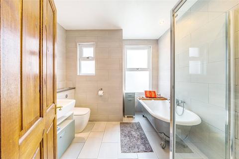 16 Princes Avenue, London, N22 7SA