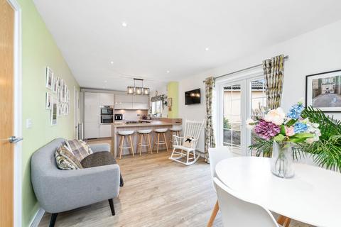 15 Kings View Crescent, Ratho, Newbridge, EH28 8AF