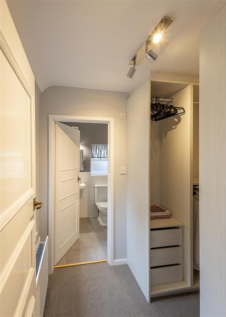 Walk-in Wardrobe