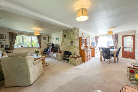 4 bedroom detached house for sale, Broadstone Road, Harpenden, Hertfordshire, AL5