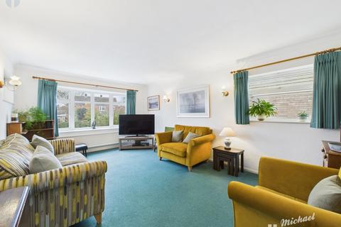 2 bedroom detached bungalow for sale, Wenwell Close, Aston Clinton, Aylesbury, Buckinghamshire