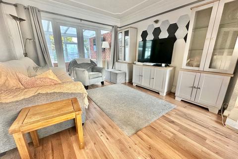 3 bedroom semi-detached house for sale, Ratcliffe Close, Woodsetton DY3