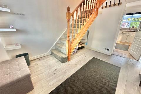 3 bedroom semi-detached house for sale, Ratcliffe Close, Woodsetton DY3
