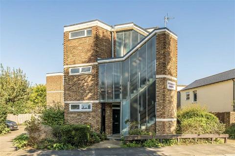 1 bedroom flat to rent, Sunnyside Road, Teddington TW11