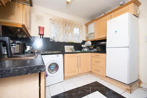 3 bedroom flat to rent, Bream Gardens, Eastham, Newham, London, E6