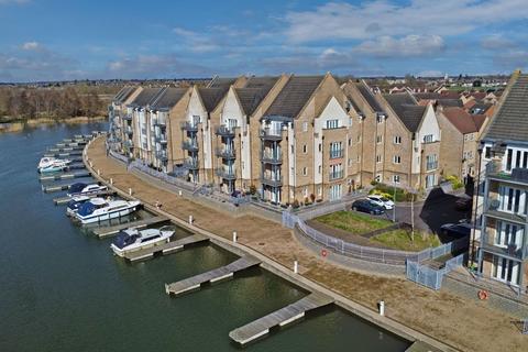 3 bedroom apartment for sale, Wren Walk, St. Neots PE19