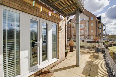 3 bedroom apartment for sale, Wren Walk, St. Neots PE19