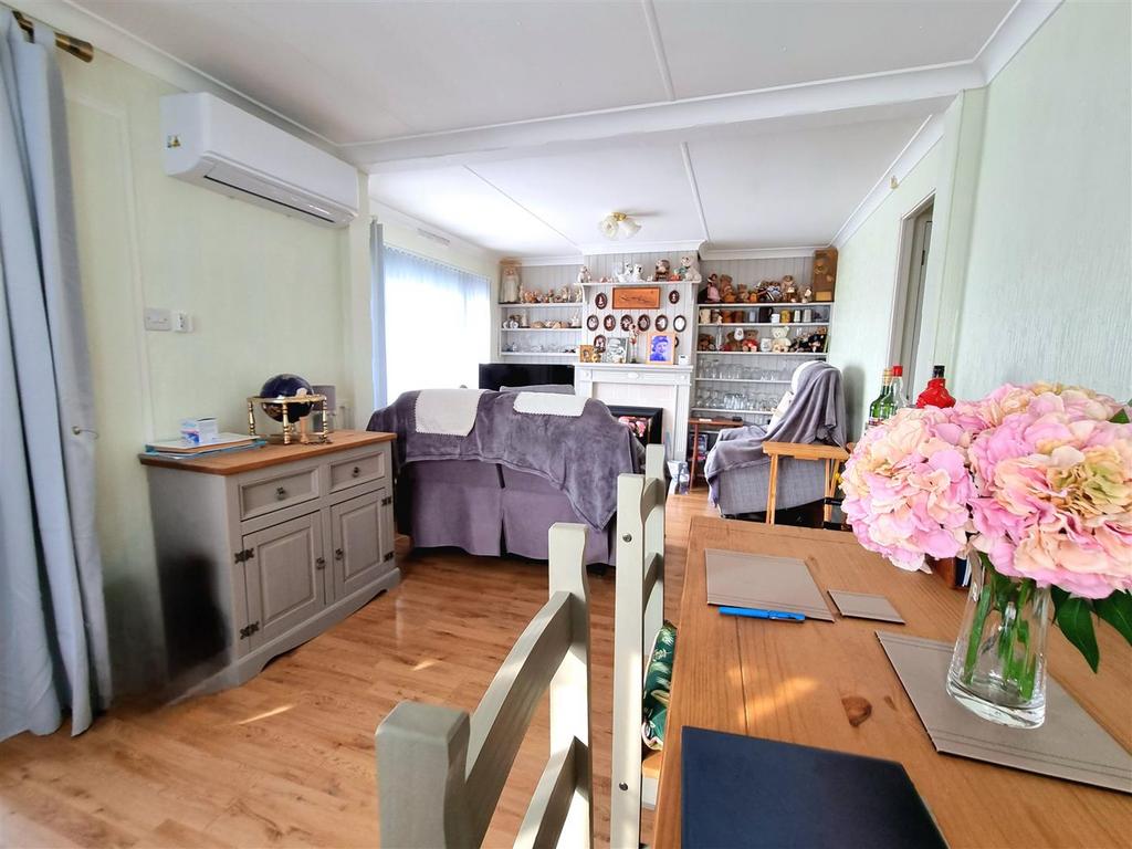 Dining / Living Room