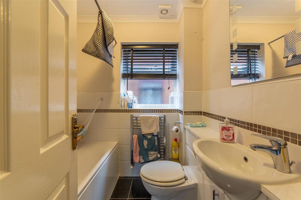 6 Tegfan Court-8.jpg