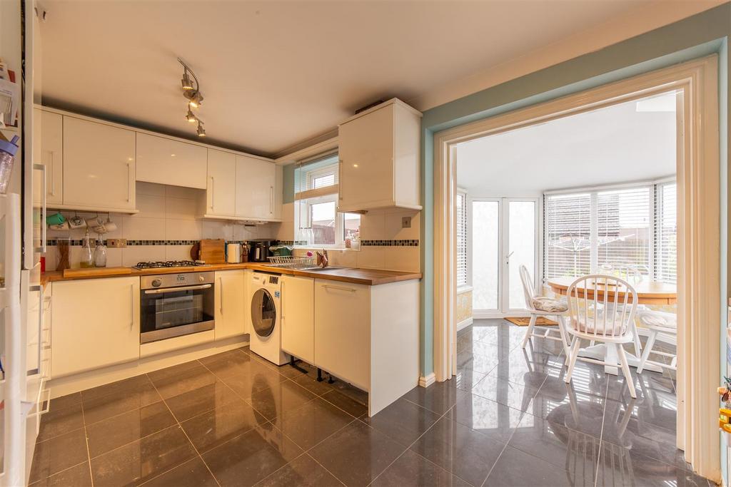 6 Tegfan Court-14.jpg