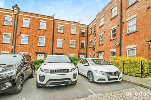 2 bedroom flat for sale, Godwin Court, Swindon SN1