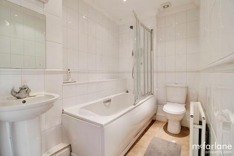 2 bedroom flat for sale, Godwin Court, Swindon SN1
