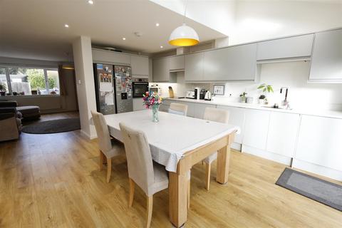 24 Brookmead, Meppershall, Shefford, SG17 5SA