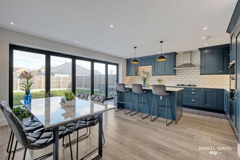4 bedroom detached house for sale, Great Berry Lane, Basildon SS16