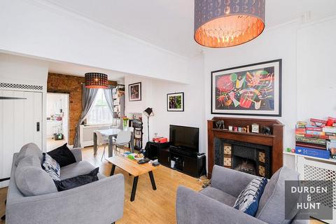 2 bedroom terraced house to rent, Princes Road, Buckhurst Hill, IG9