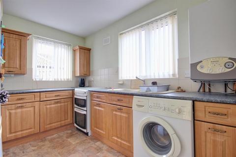 2 bedroom apartment for sale, Applegarth Mews, Cottingham