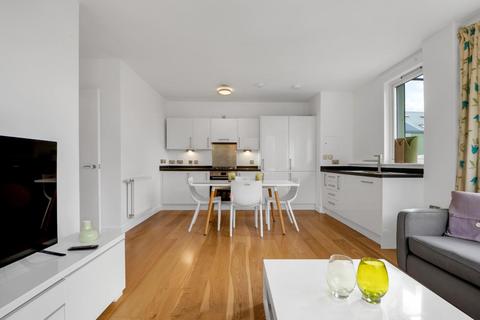 2 bedroom flat for sale, Saw Mill Way, London, N16