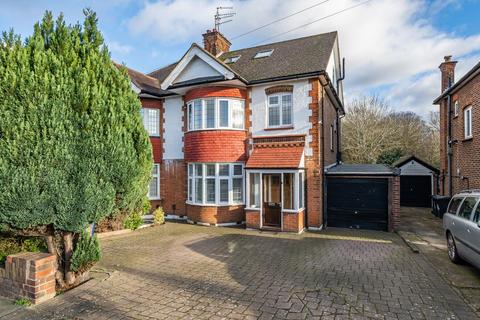 46 Chanctonbury Way, London, N12 7JD