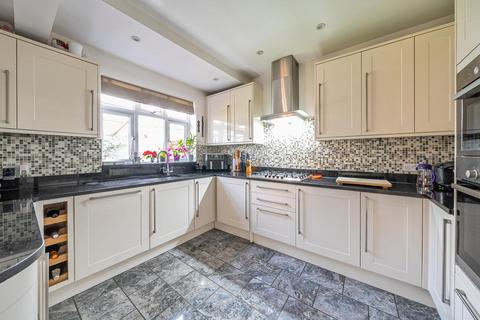 46 Chanctonbury Way, London, N12 7JD