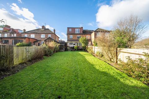 46 Chanctonbury Way, London, N12 7JD