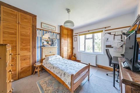 46 Chanctonbury Way, London, N12 7JD