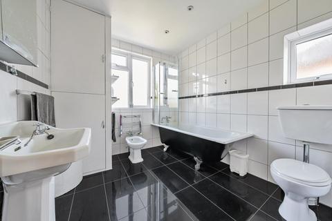 46 Chanctonbury Way, London, N12 7JD