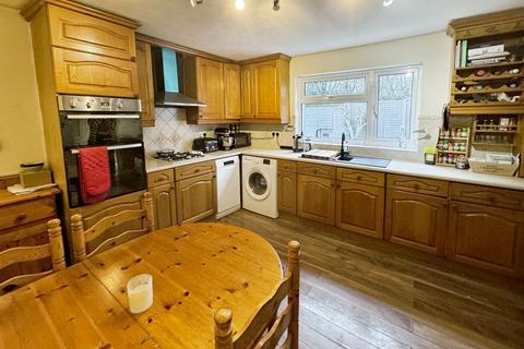 107 Chiltern Gardens, Dawley, Telford, TF4 2QJ