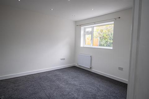 undefined, 2-Bed Semi-Detached Bungalow to Let on Heaton Mount Avenue, Preston