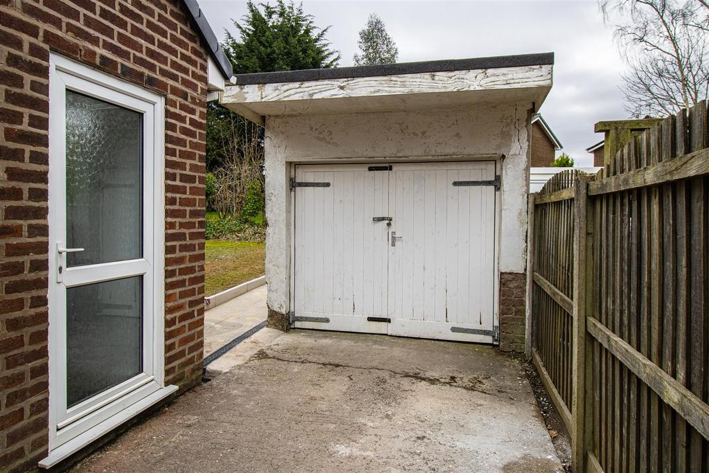 Detached Garage