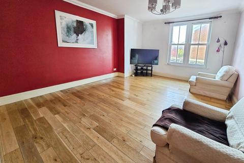 3 bedroom apartment for sale, The Broadway, Totland Bay, Isle of Wight