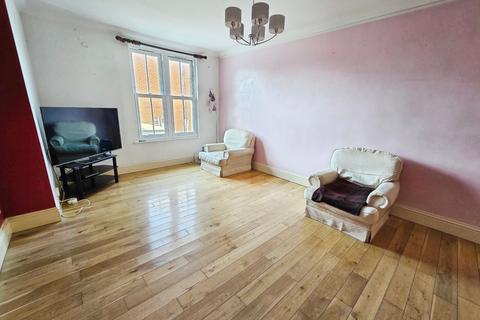 3 bedroom apartment for sale, The Broadway, Totland Bay, Isle of Wight