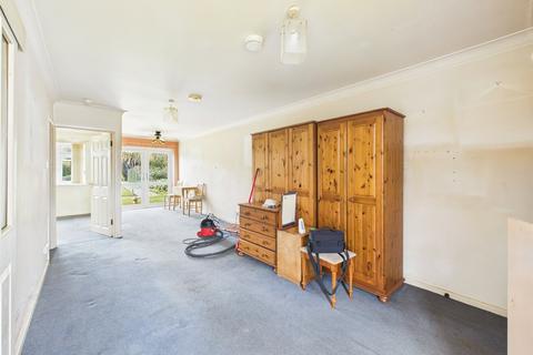 1 bedroom apartment for sale, Sussex Gardens, Hucclecote, Gloucester, Gloucestershire, GL3