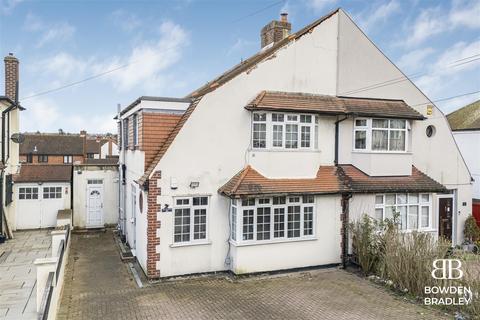 5 bedroom semi-detached house for sale, Roding Lane North, Woodford Green