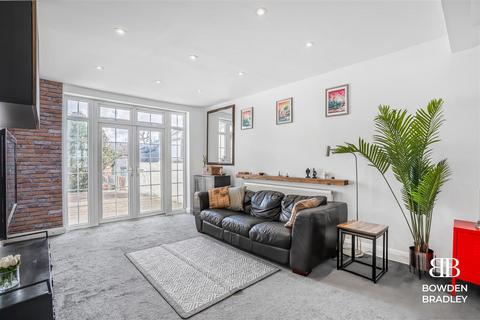 5 bedroom semi-detached house for sale, Roding Lane North, Woodford Green