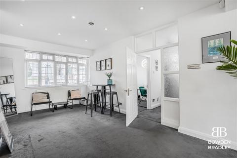 5 bedroom semi-detached house for sale, Roding Lane North, Woodford Green