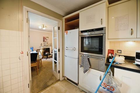 2 bedroom retirement property for sale, Mavis Grove, Hornchurch RM12