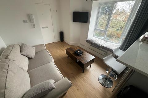 1 bedroom flat to rent, Uxbridge, UB8 3UD
