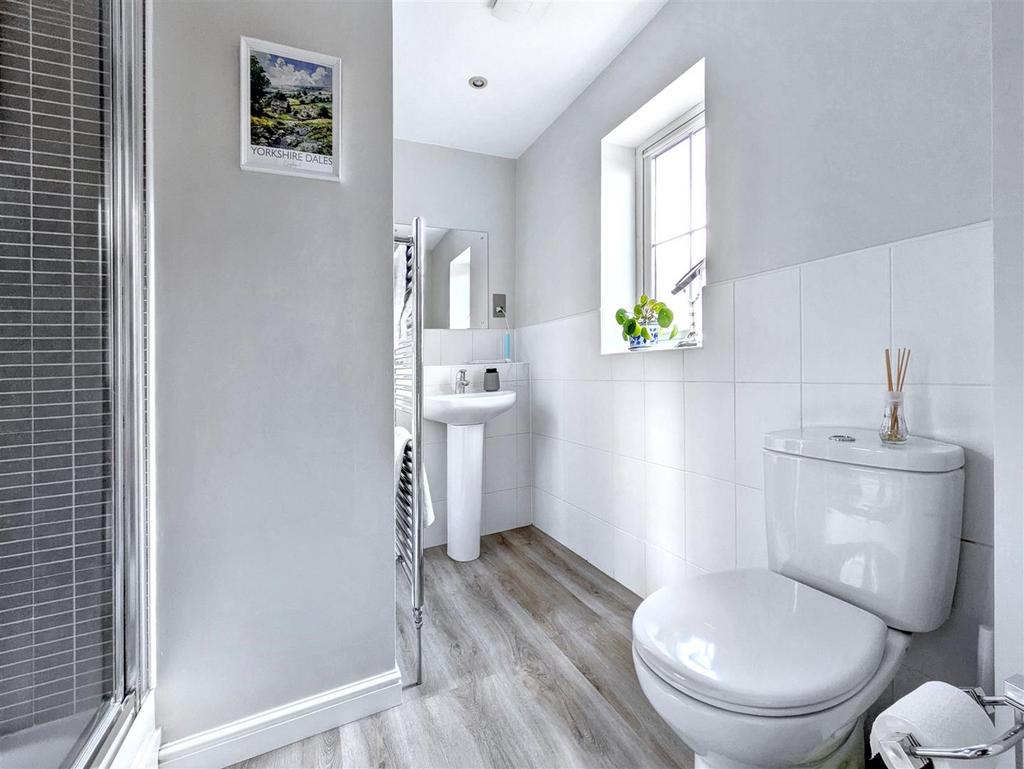 Ensuite.jpeg