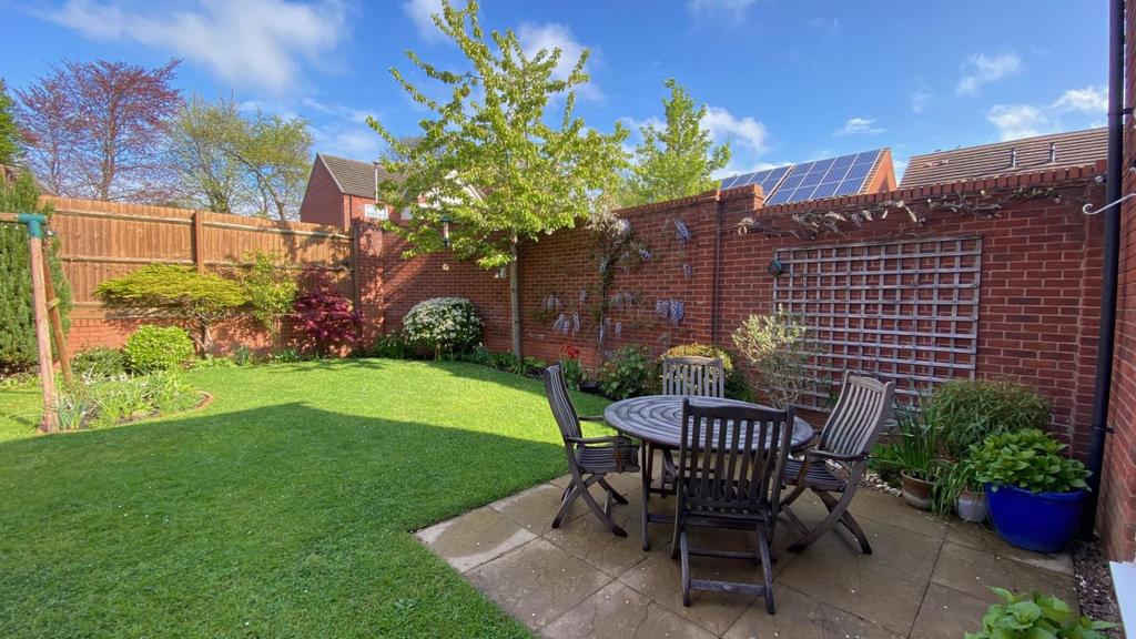 Bramwell gdn-2.jpg