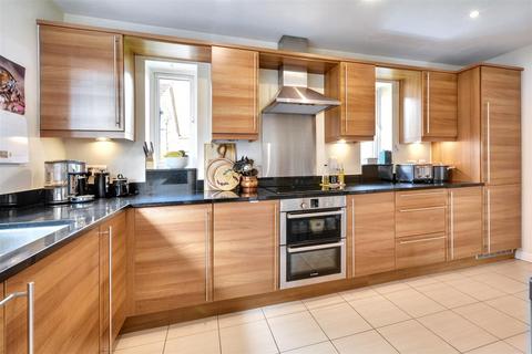 5 Bramwell Drive, Bramcote, Nottingham, NG9 3ST