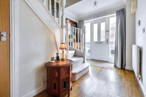 5 Bramwell Drive, Bramcote, Nottingham, NG9 3ST
