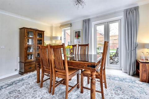5 Bramwell Drive, Bramcote, Nottingham, NG9 3ST