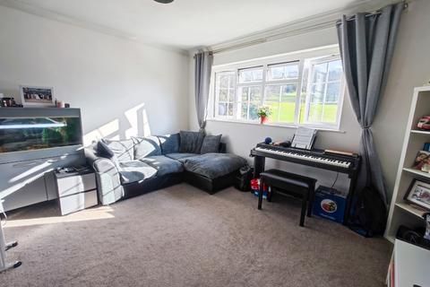 33 Manorside Close, London, SE2 9HD