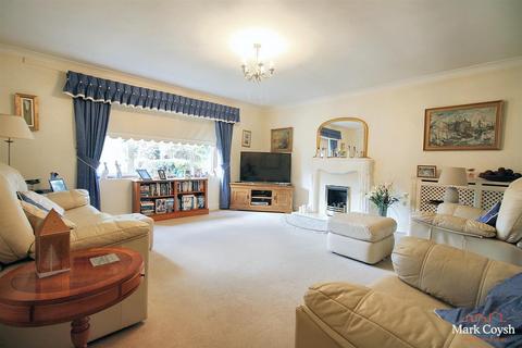 Moidart Ermyn Way, Leatherhead, KT22 8TN