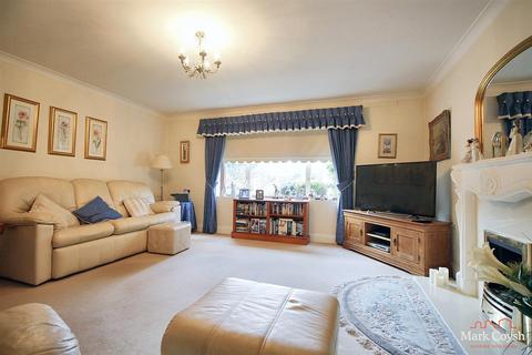 Moidart Ermyn Way, Leatherhead, KT22 8TN